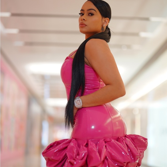 Pretty in pink dress - Picture 4 of 4